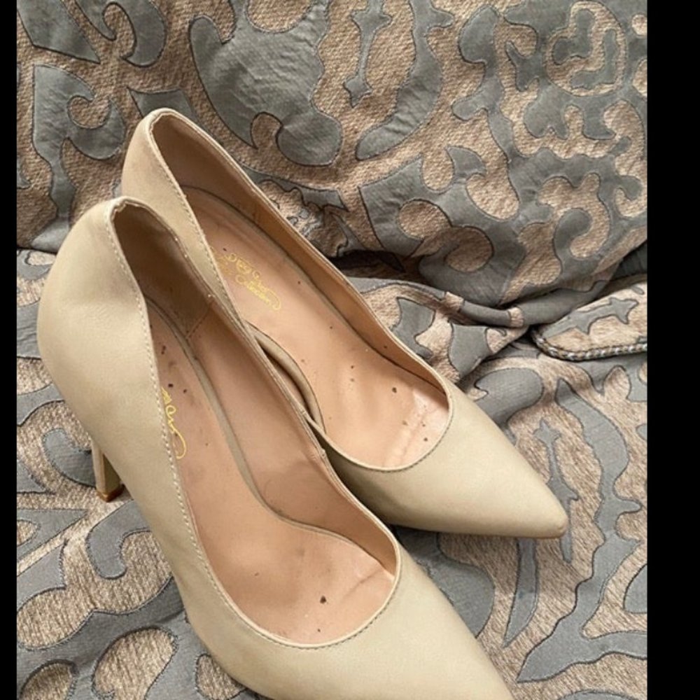 Heels - Picture 3 of 5